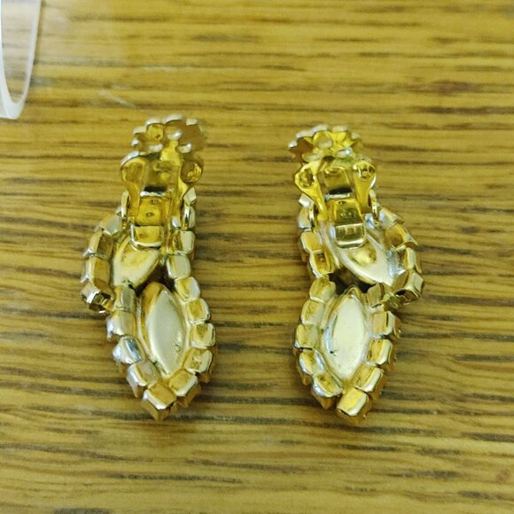 Cognac Amber Rhinestones Gold Tone Clip On Earrings Vintage Small Crystal Accent - Picture 6 of 8